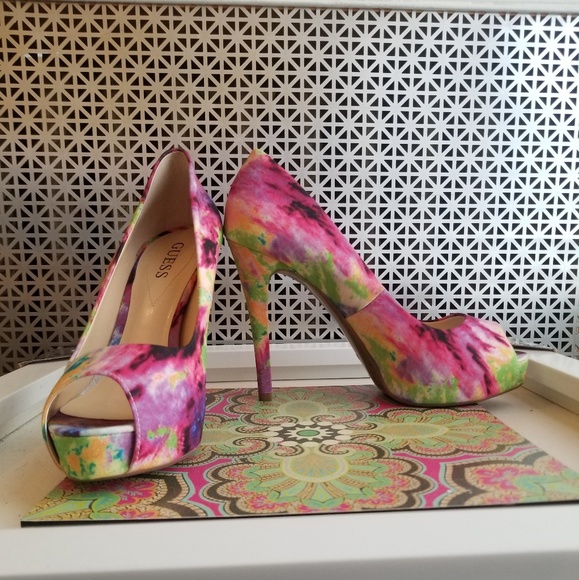 shoes - Picture 3 of 3